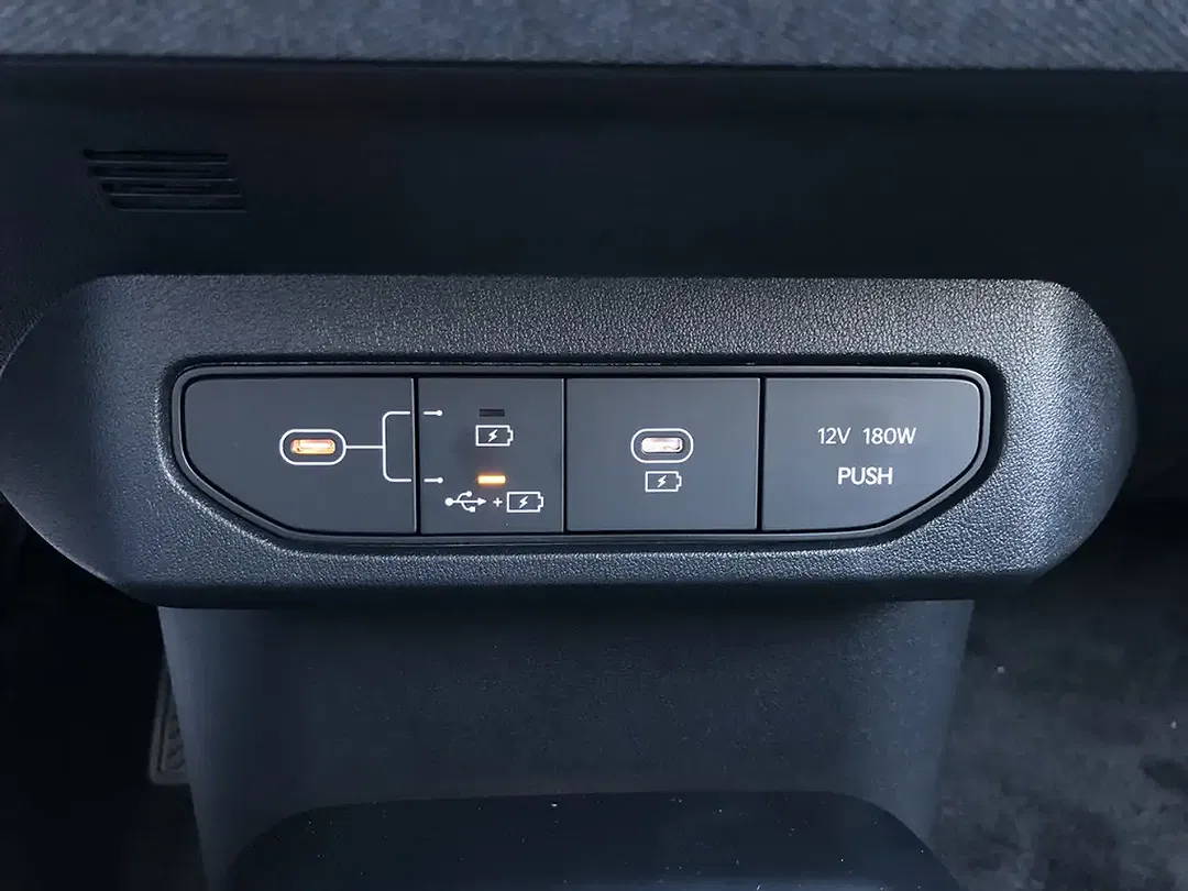 Kia EV4 - Thumbnail 13