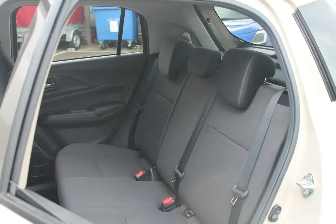 Suzuki Swift - Thumbnail 14
