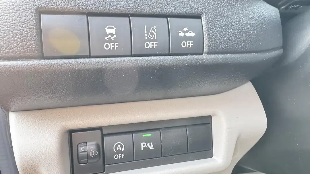 Suzuki Swift - Thumbnail 13