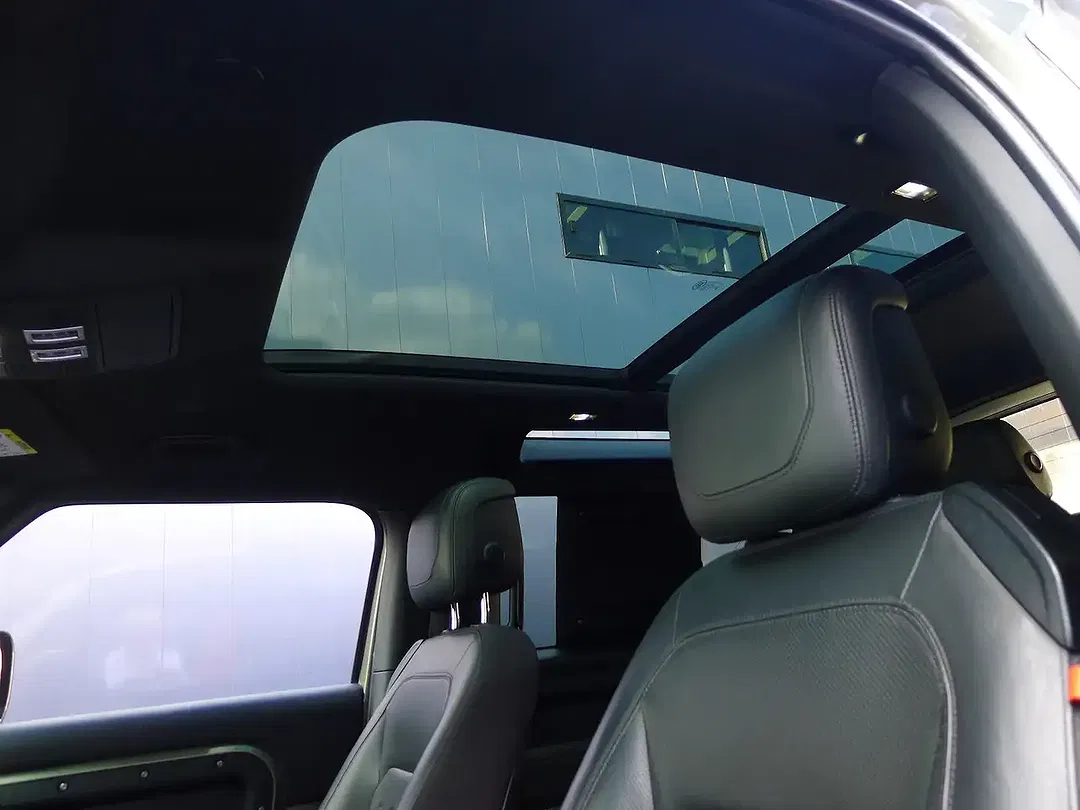Land Rover Defender - Thumbnail 11
