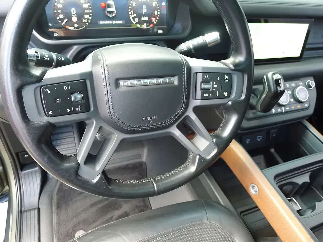 Land Rover Defender - Thumbnail 7