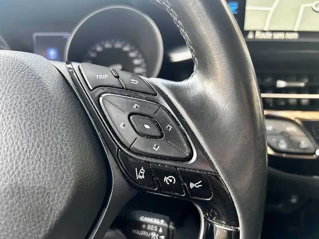 Toyota C-HR - Thumbnail 8