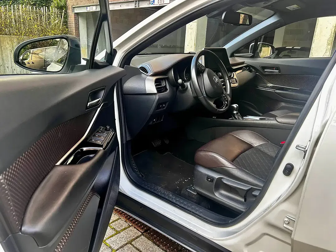 Toyota C-HR - Thumbnail 5