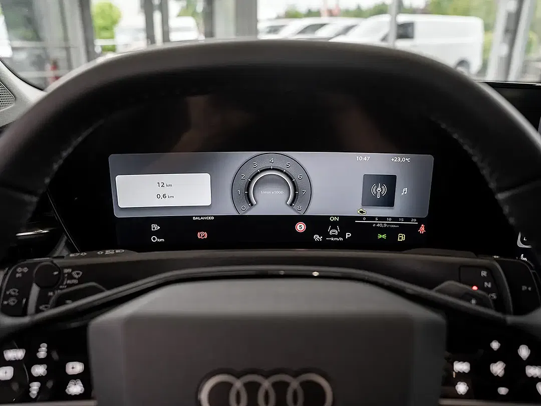Audi Q3 - Thumbnail 11
