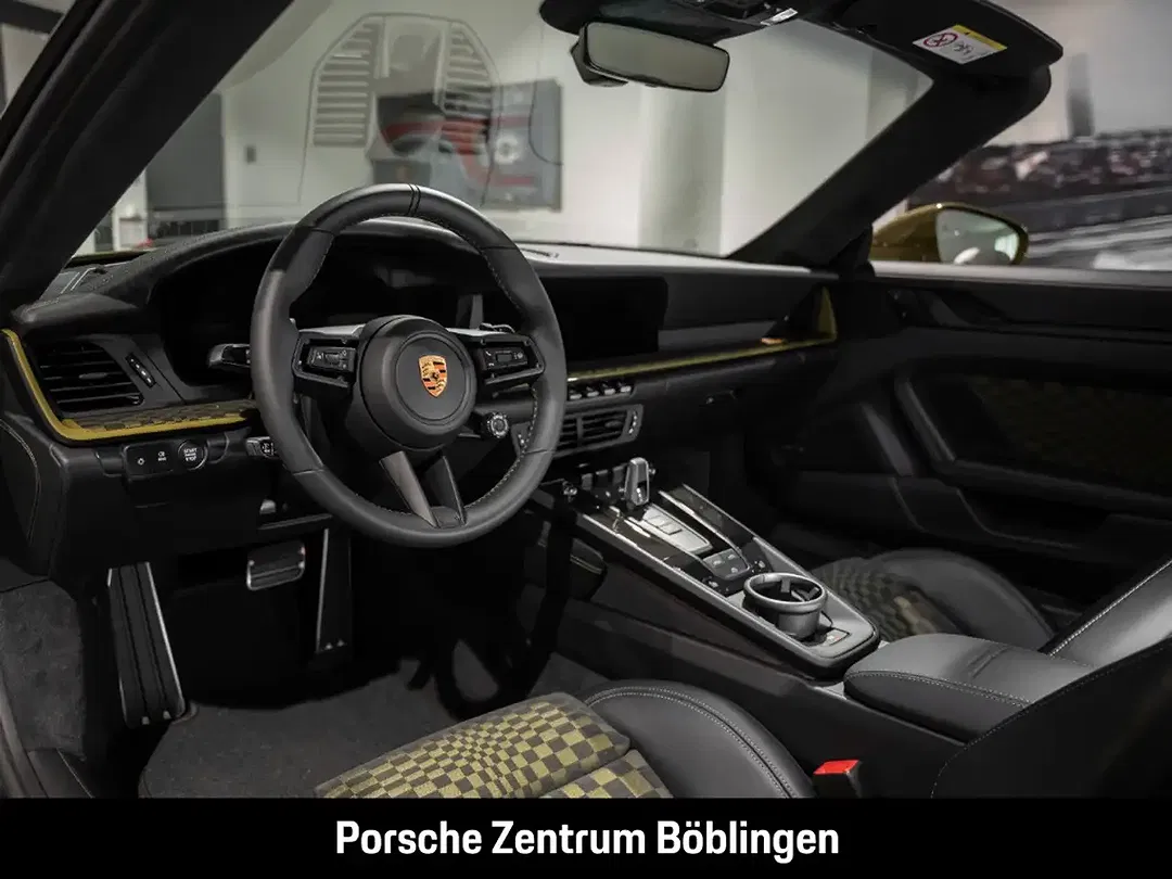 Porsche 992 - Thumbnail 5