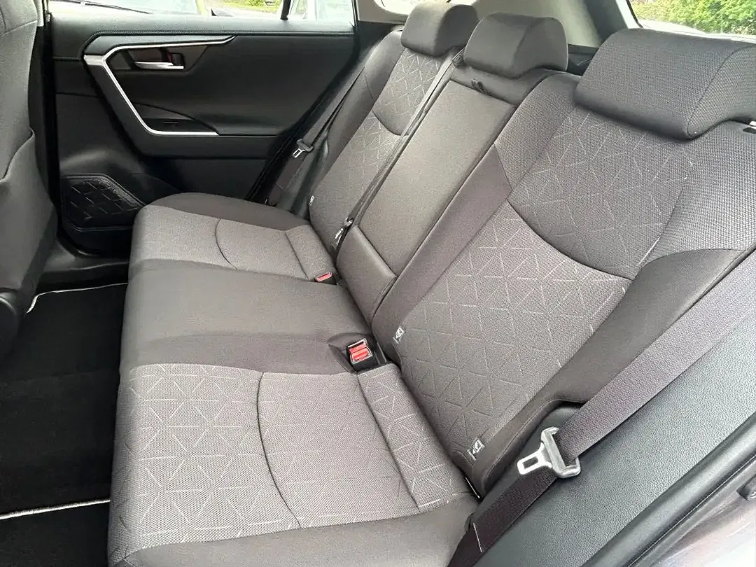 Toyota RAV 4 - Thumbnail 10