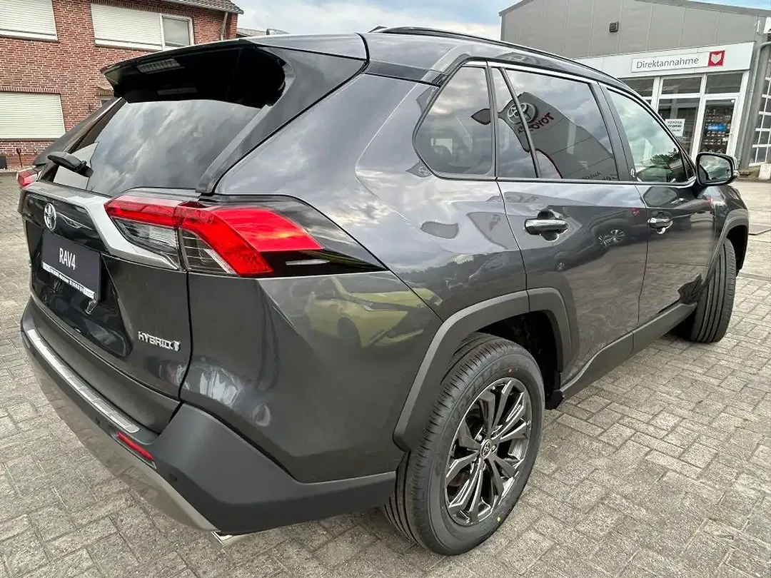 Toyota RAV 4 - Thumbnail 3