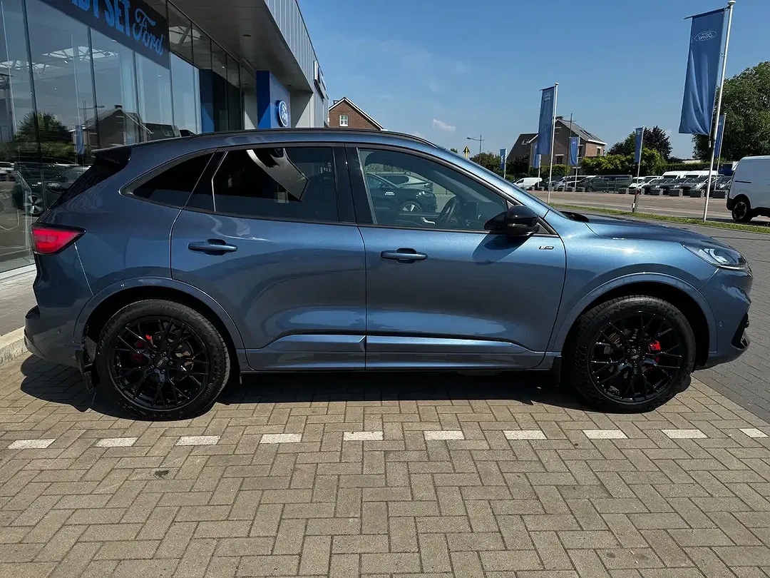 Ford Kuga - Thumbnail 3
