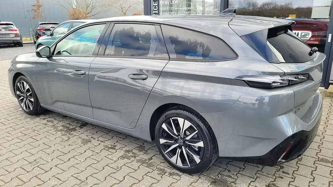 Peugeot 308 - Thumbnail 6