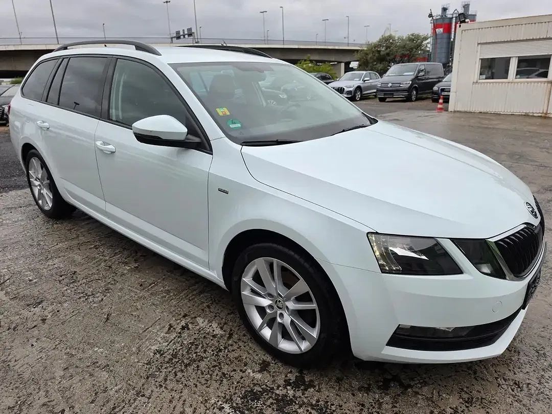 Skoda Octavia - Thumbnail 3