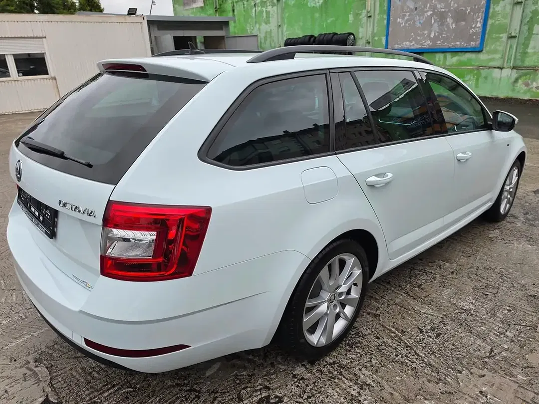 Skoda Octavia - Thumbnail 4