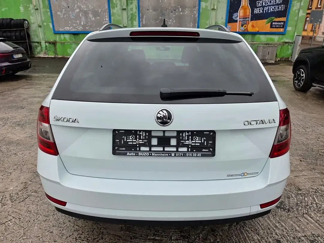 Skoda Octavia - Thumbnail 5