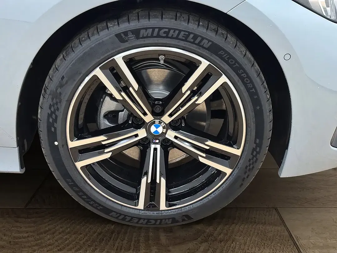 BMW 320 - Thumbnail 3