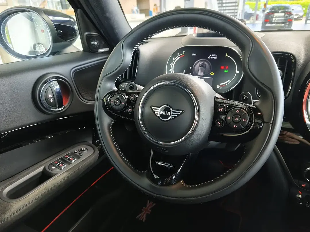 MINI Cooper S Countryman - Thumbnail 12