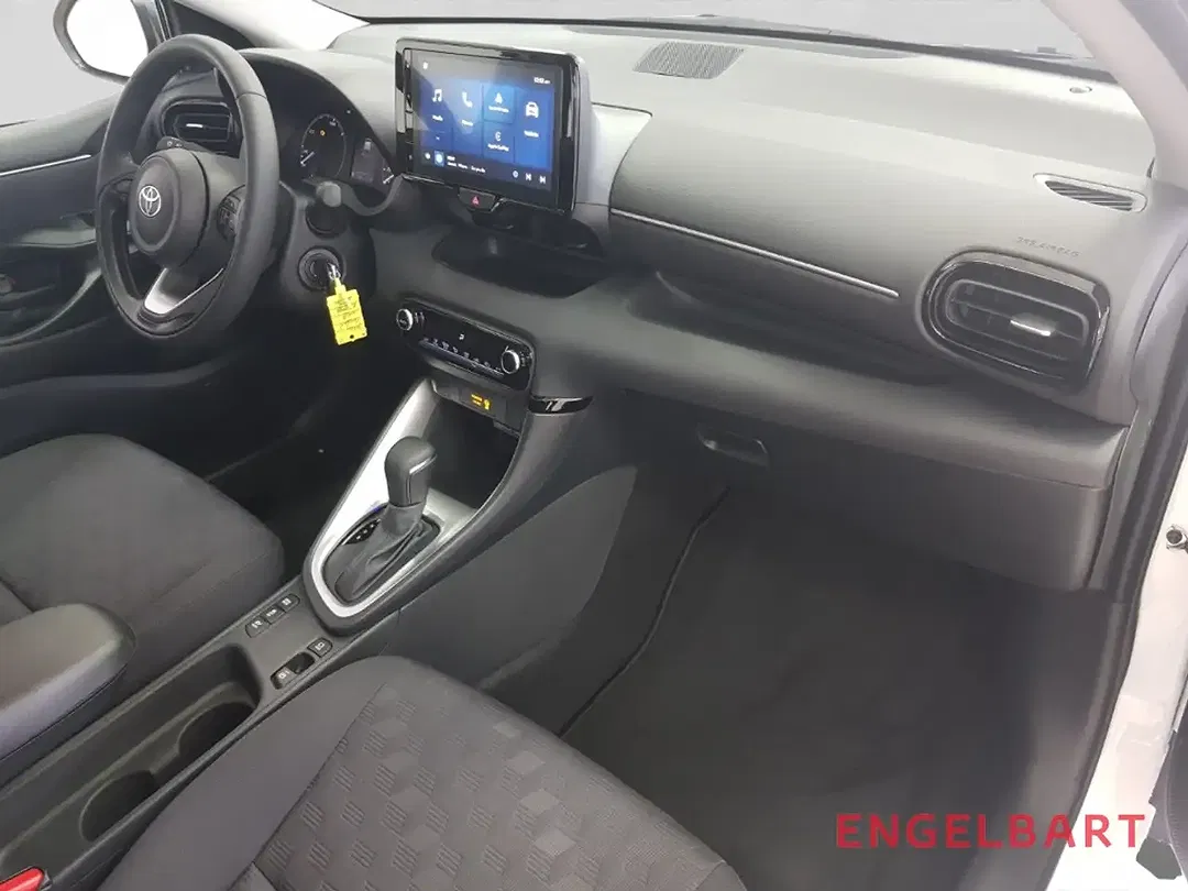 Toyota Yaris - Thumbnail 10