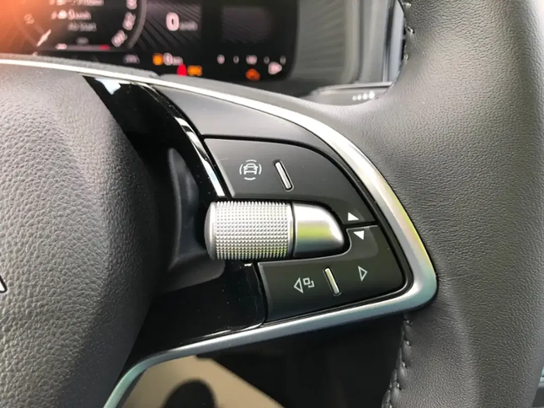Skoda Karoq - Thumbnail 10