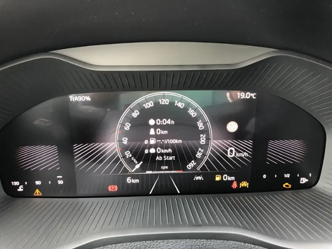 Skoda Karoq - Thumbnail 11