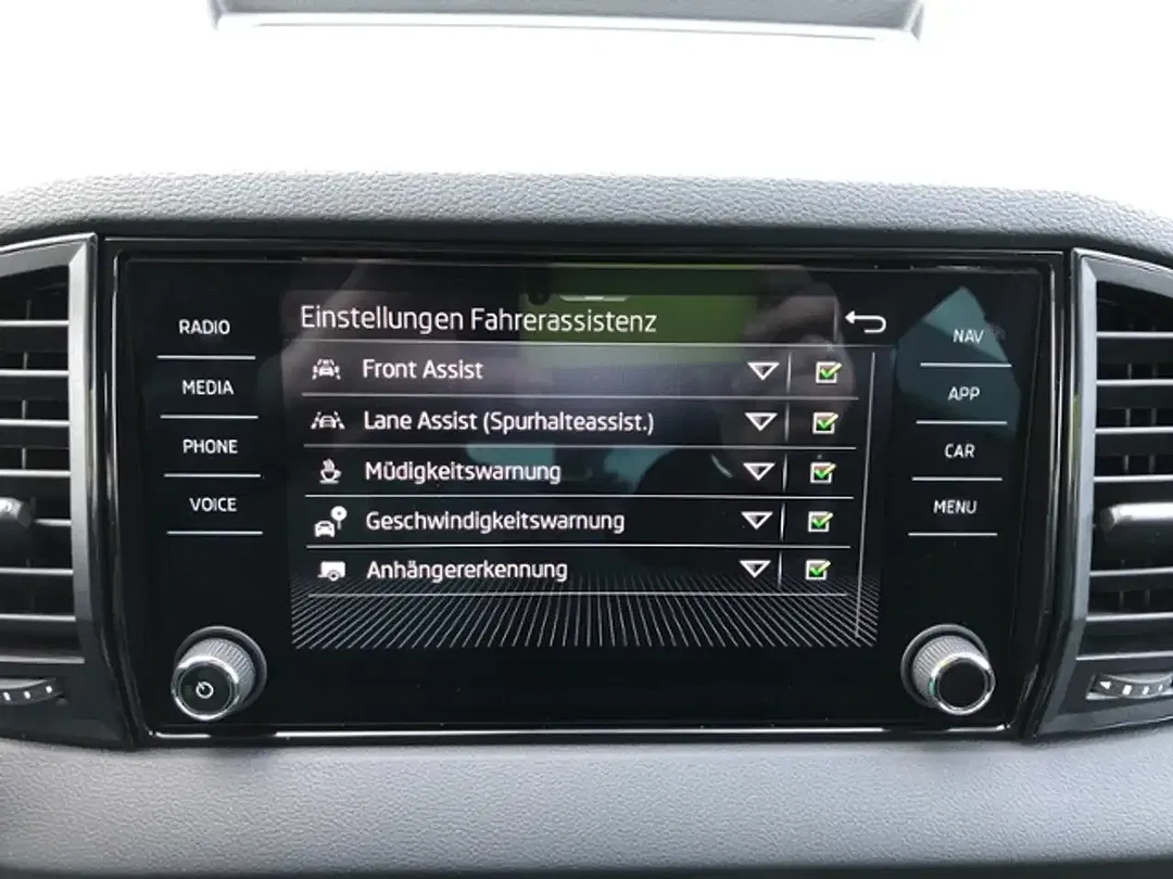 Skoda Karoq - Thumbnail 14