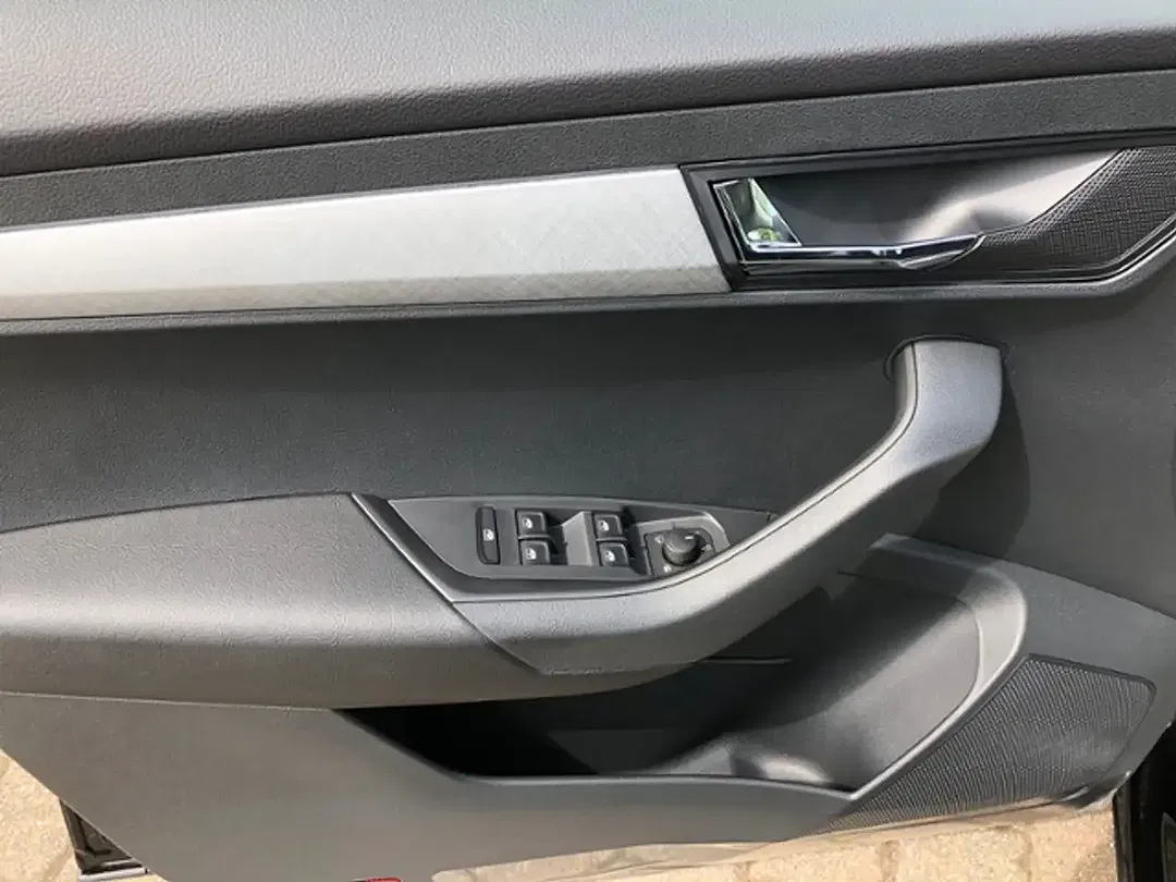 Skoda Karoq - Thumbnail 6