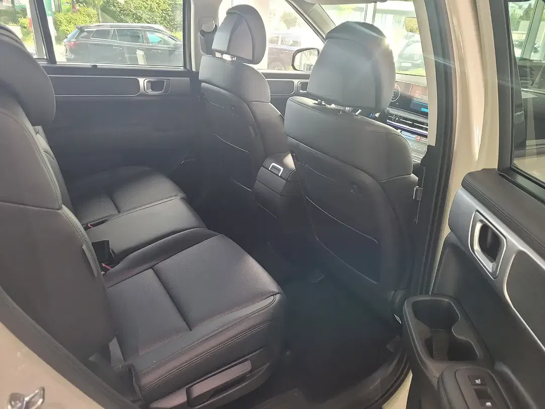Hyundai SANTA FE - Thumbnail 10
