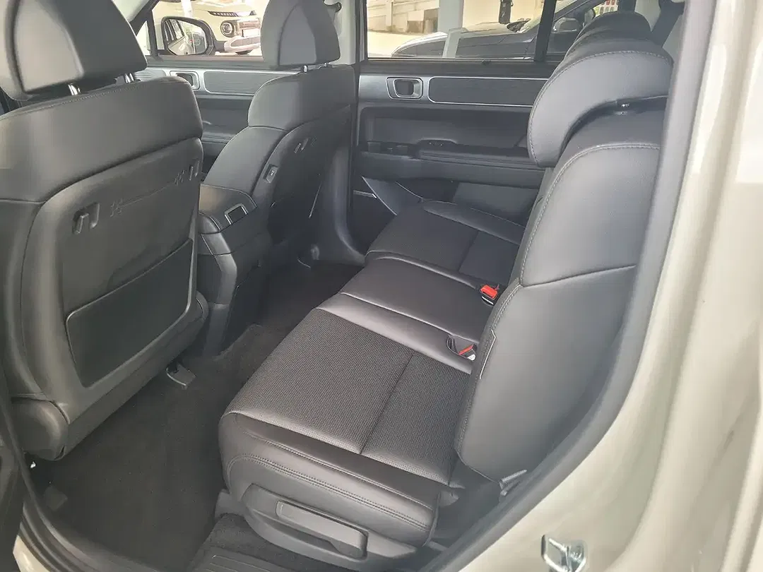 Hyundai SANTA FE - Thumbnail 9