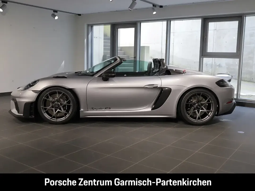 Porsche 718 Spyder - Thumbnail 3