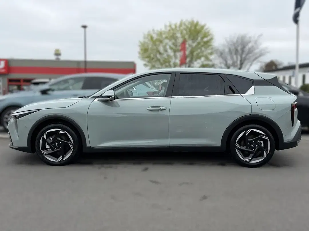 Kia K4 - Thumbnail 3