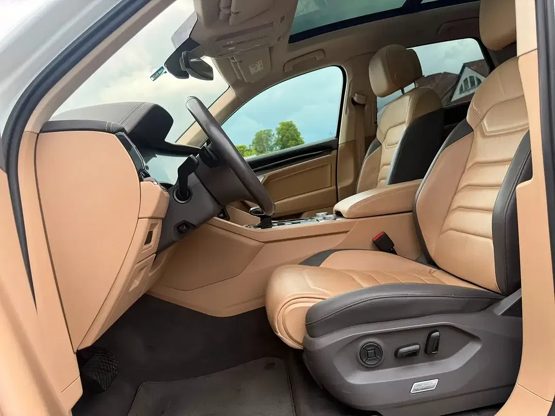Volkswagen Touareg - Thumbnail 15