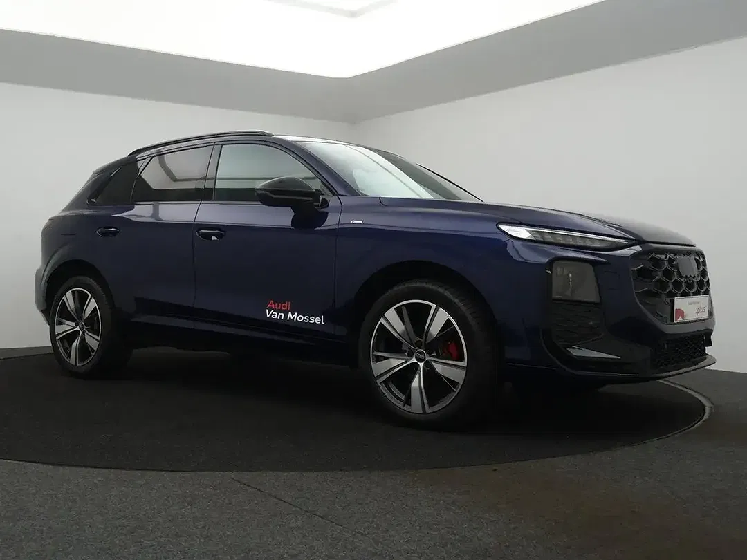 Audi Q3 - Thumbnail 5