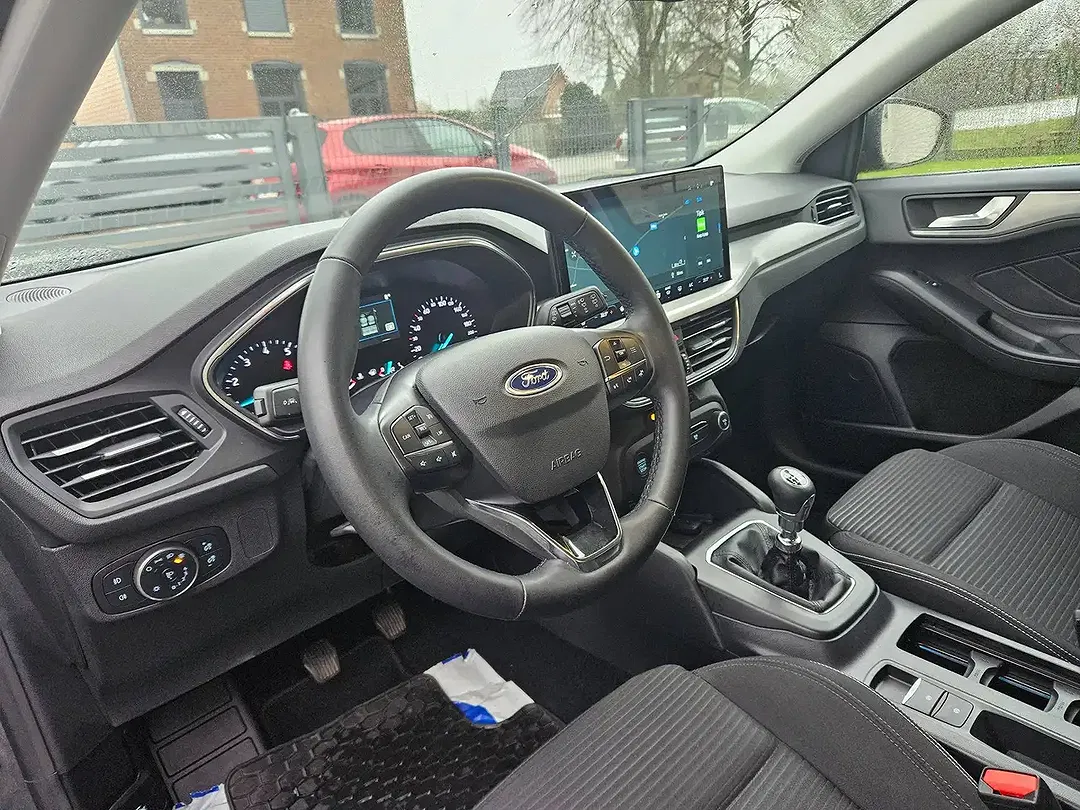 Ford Focus - Thumbnail 6