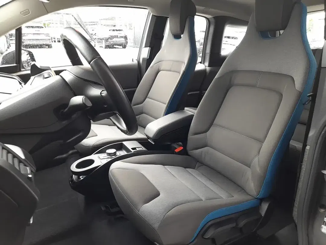 BMW i3 - Thumbnail 11