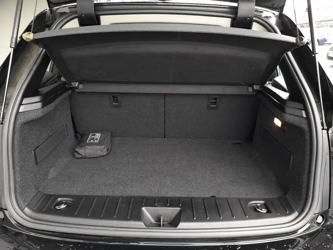 BMW i3 - Thumbnail 13