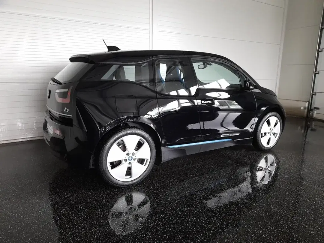 BMW i3 - Thumbnail 2