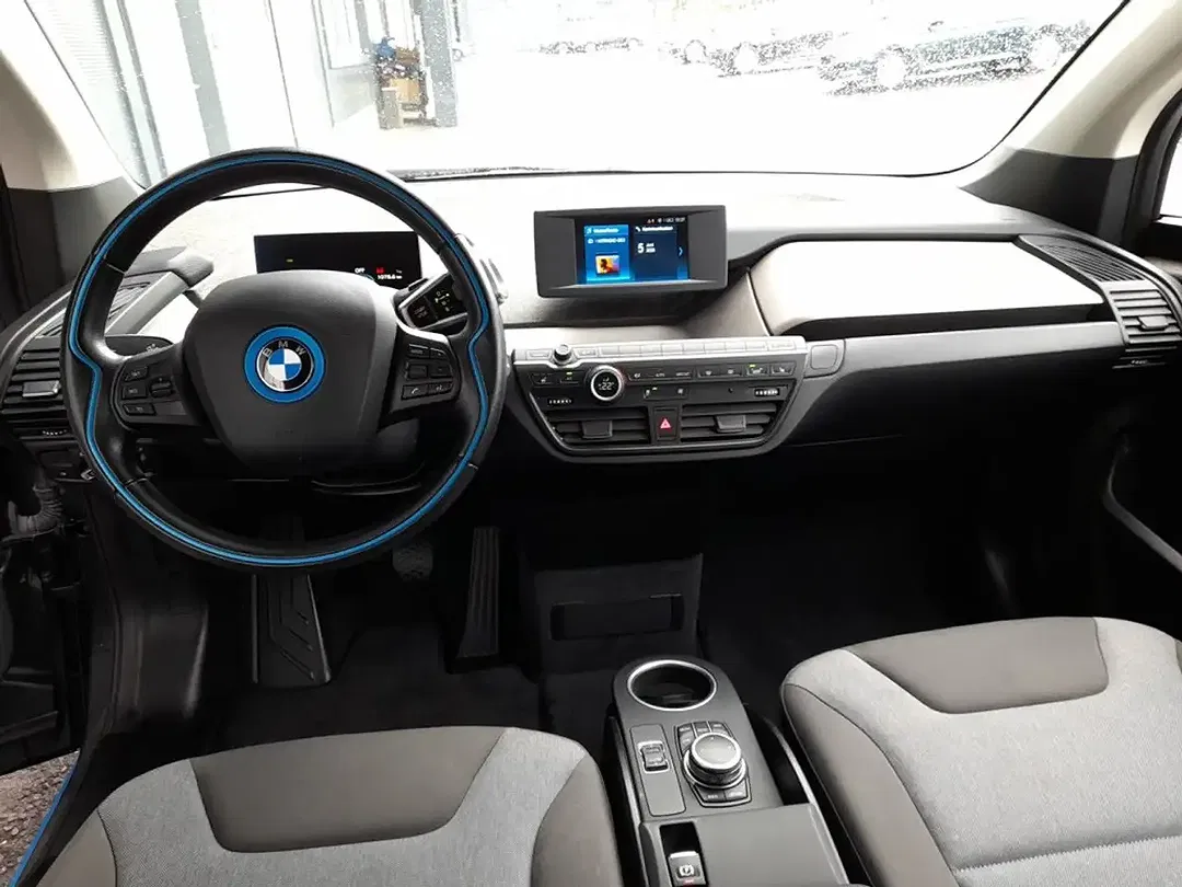 BMW i3 - Thumbnail 4