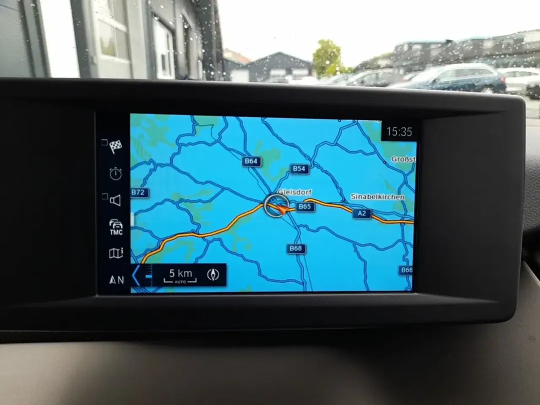 BMW i3 - Thumbnail 6