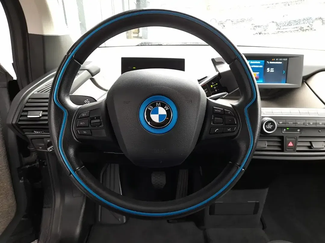 BMW i3 - Thumbnail 8