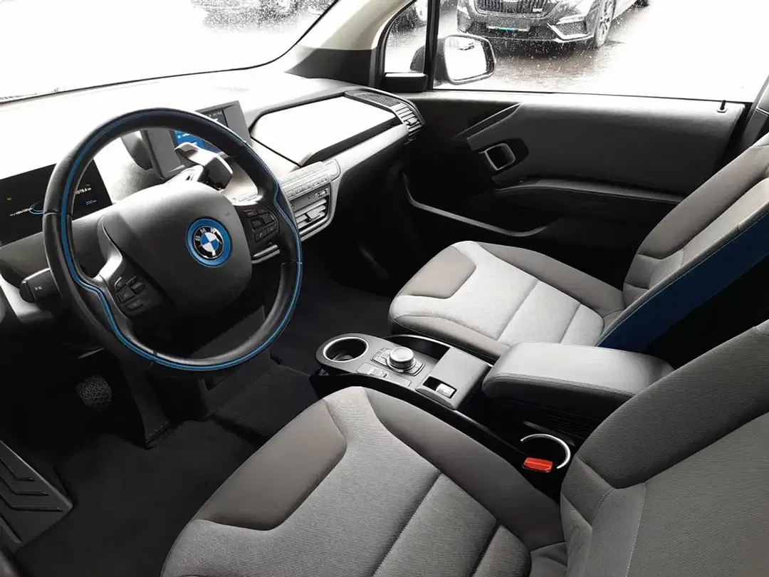 BMW i3 - Thumbnail 9