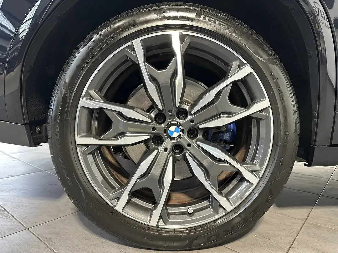 BMW X4 M - Thumbnail 3