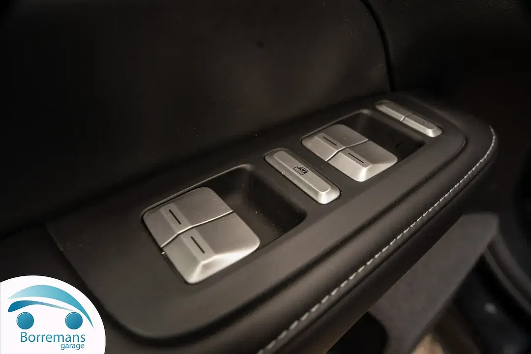 Xpeng G6 - Thumbnail 8