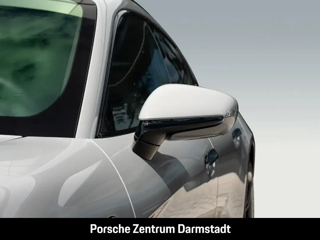Porsche Taycan - Thumbnail 13
