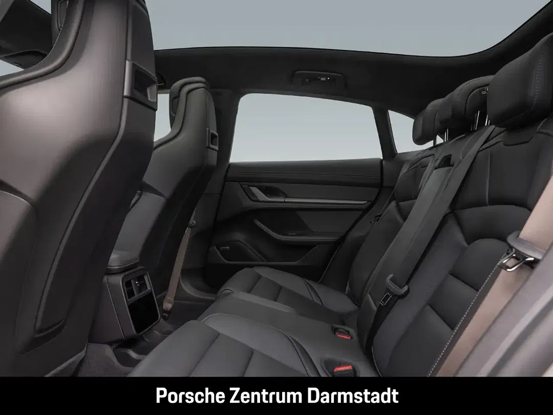 Porsche Taycan - Thumbnail 6