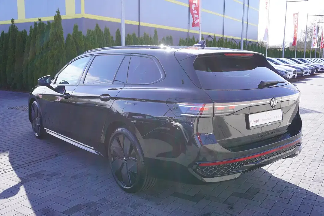 Volkswagen Passat Variant - Thumbnail 2