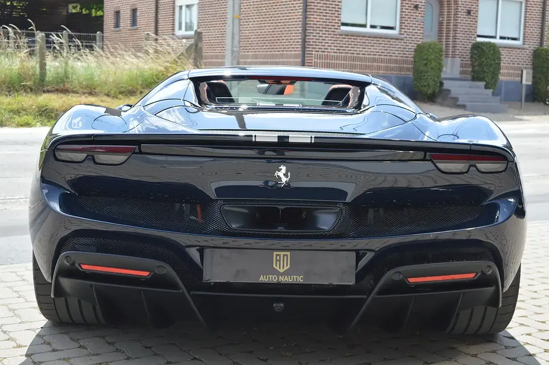 Ferrari 296 GTS - Thumbnail 4
