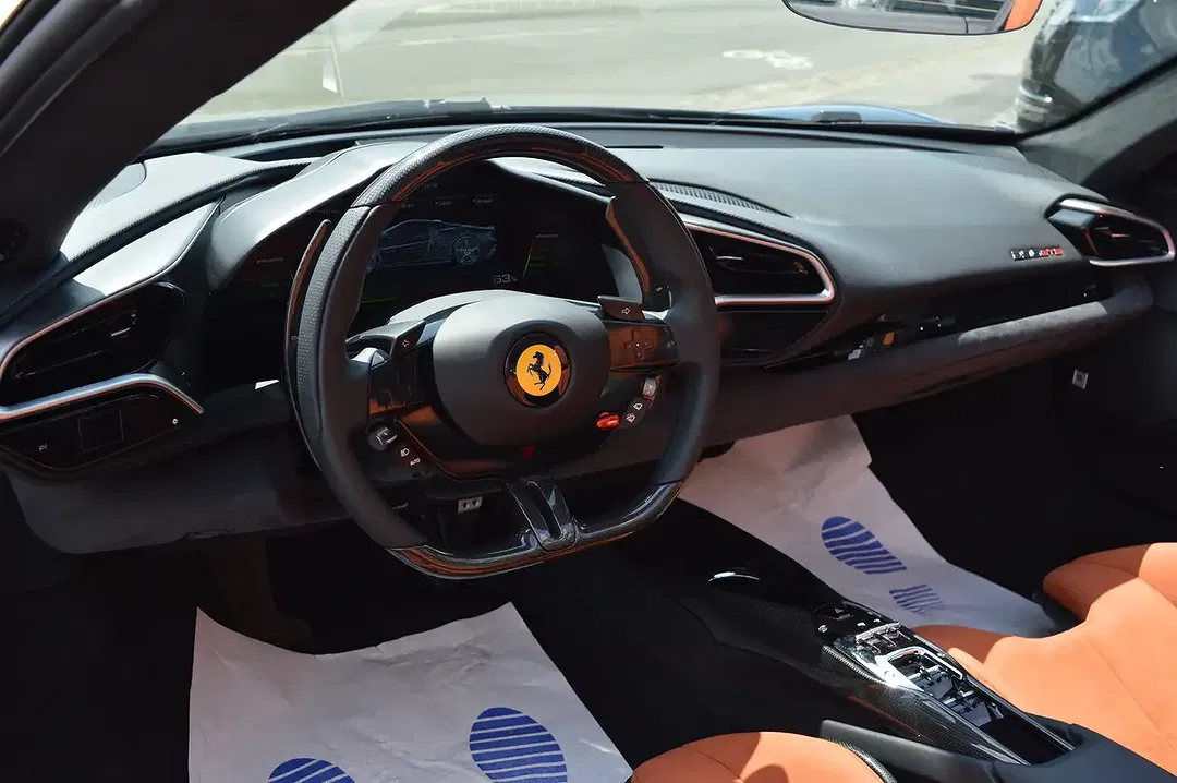 Ferrari 296 GTS - Thumbnail 8