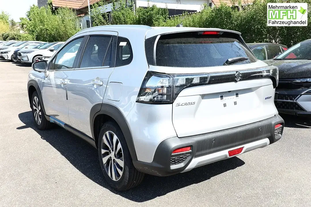 Suzuki S-Cross - Thumbnail 3
