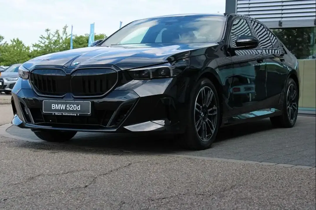 BMW 520 - Thumbnail 1