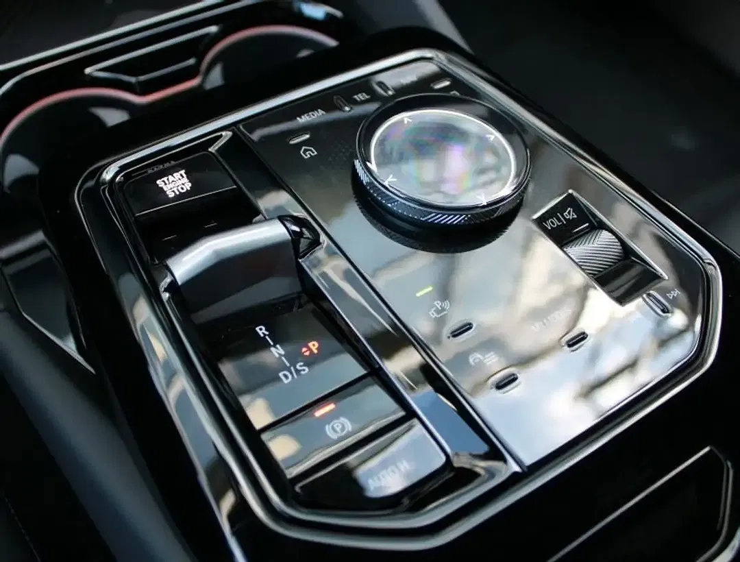BMW 520 - Thumbnail 11