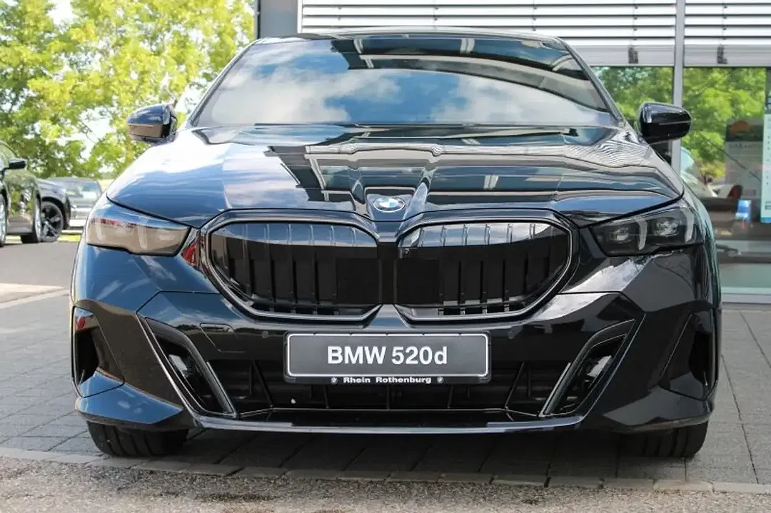 BMW 520 - Thumbnail 2