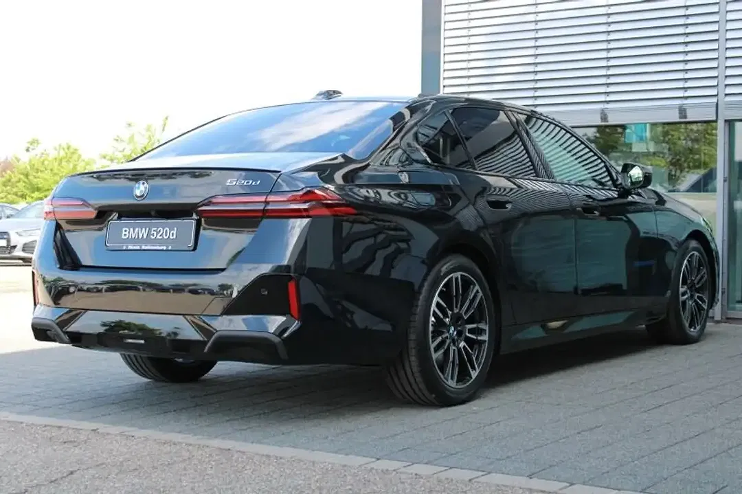 BMW 520 - Thumbnail 3
