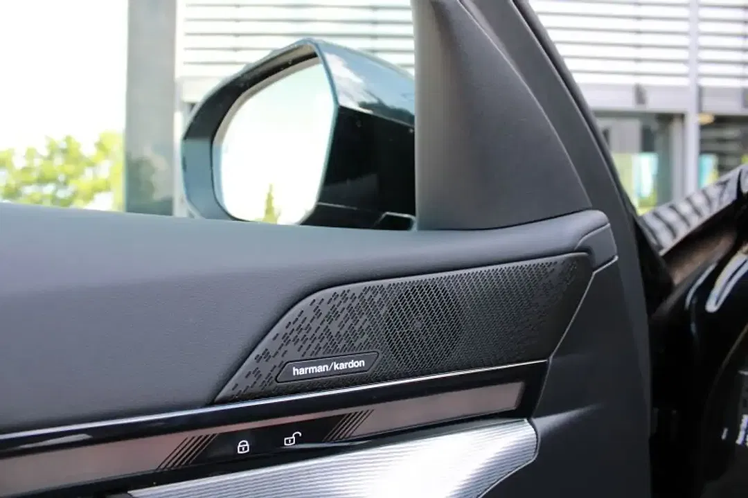 BMW 520 - Thumbnail 8